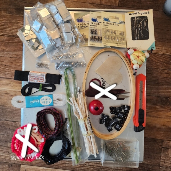 20+ ITEMS! LOT OF MIXED SEWING / CRAFT NOTIONS - Picture 2 of 14